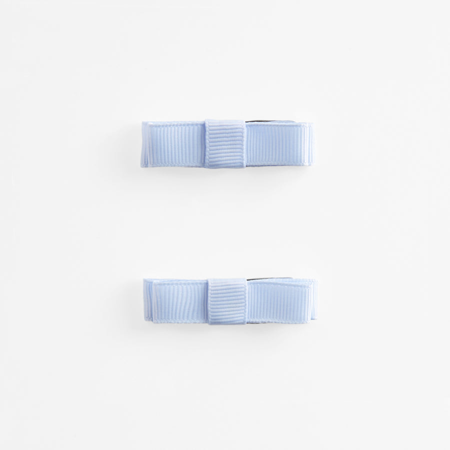 Dvije ukosnice s ravnim čvorom za djevojčice